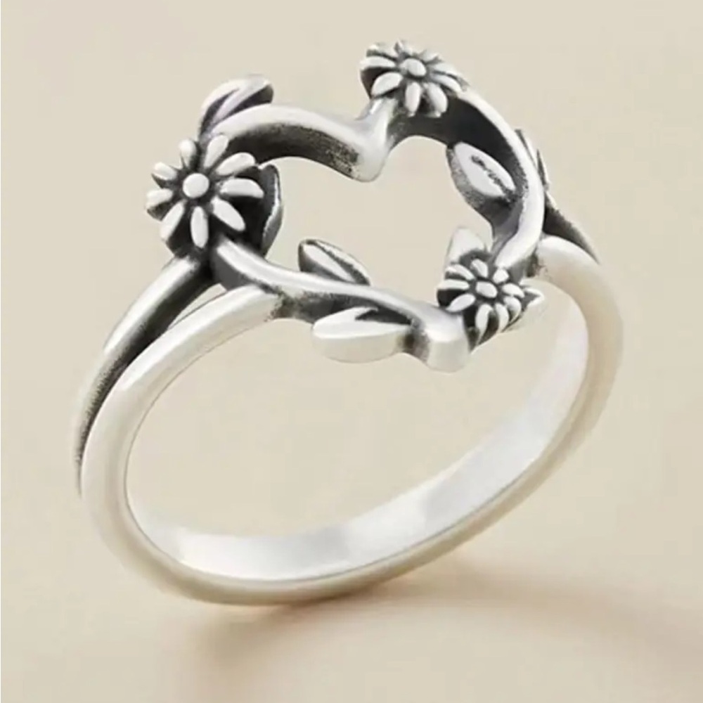 Silver Floral Heart Ring - Picture 2 of 3
